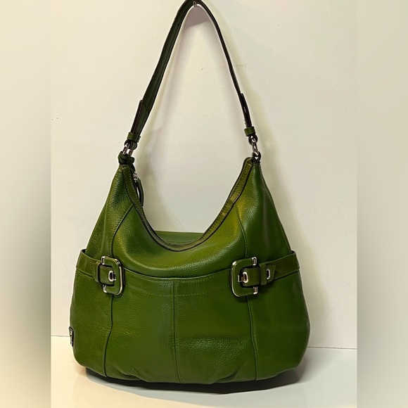 Tignanello Handbags - TIGNANELLO Green leather shoulder bag
